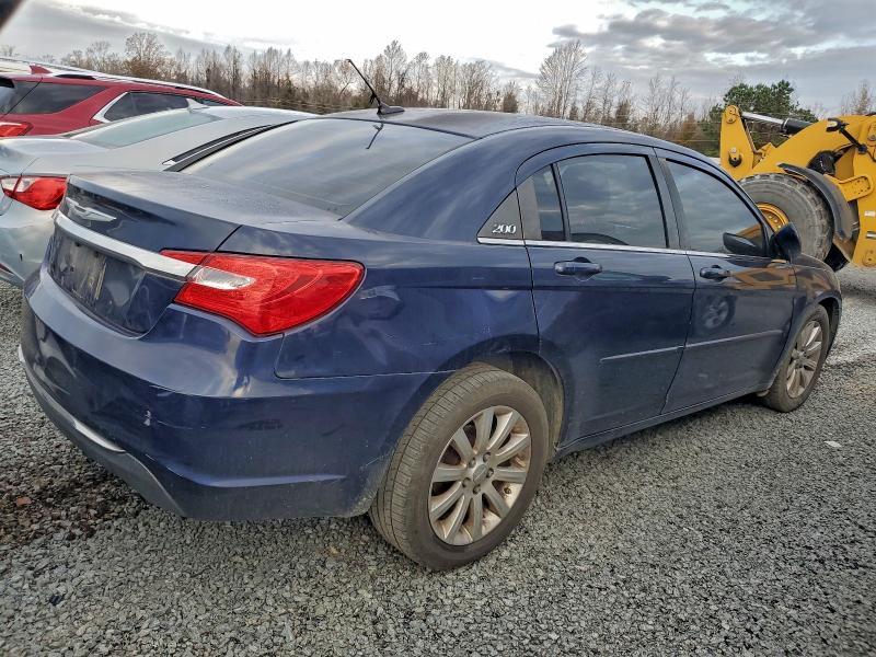 Photo 3 from auction – 2013 CHRYSLER 200 TOURIN with VIN 1C3CCBBB4DN721658