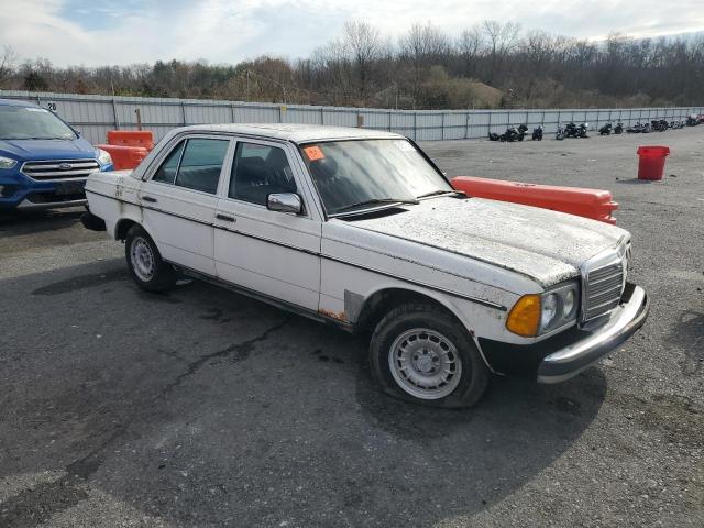 Photo 4 from auction – 1983 MERCEDES-BENZ 300-CLASS with VIN WDBAB33A0DB035019