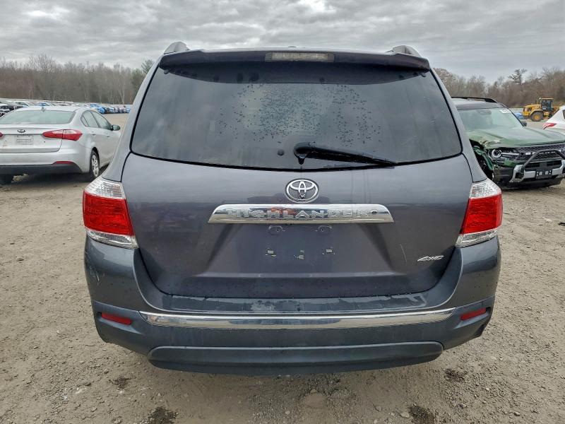Photo 6 from auction – 2013 TOYOTA HIGHLANDER with VIN 5TDBK3EHXDS277082
