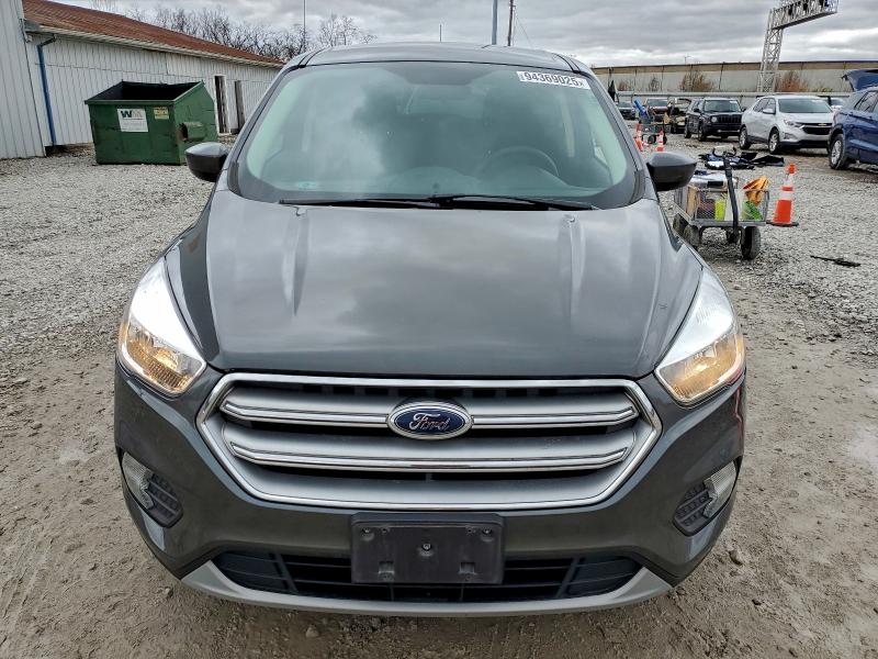 Photo 5 from auction – 2017 FORD ESCAPE SE with VIN 1FMCU9GD1HUC45646