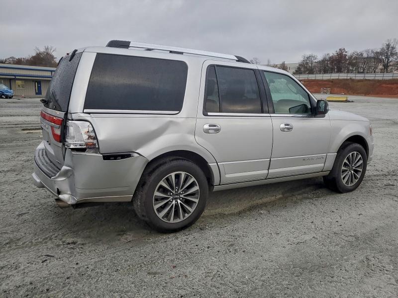 Photo 3 from auction – 2015 LINCOLN NAVIGATOR with VIN 5LMJJ2JT2FEJ07996