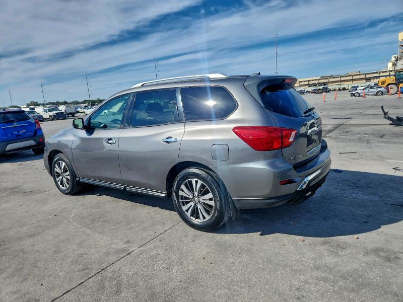 Photo 2 from auction – 2017 NISSAN PATHFINDER with VIN 5N1DR2MN4HC690530