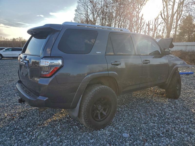 Photo 3 from auction – 2015 TOYOTA 4RUNNER SR with VIN JTEBU5JR5F5249764