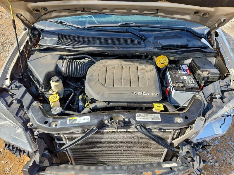 Photo 12 from auction – 2016 CHRYSLER TOWN & COUNTRY with VIN 2C4RC1BG2GR300086