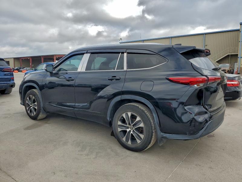 Zdjęcie 2 z aukcji – 2021 TOYOTA HIGHLANDER z VIN 5TDGZRBH7MS528486
