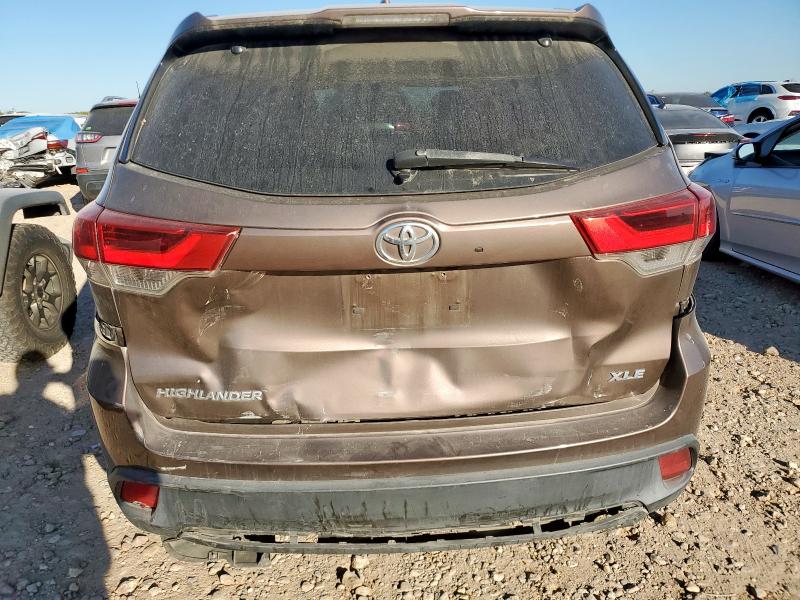 Photo 6 from auction – 2017 TOYOTA HIGHLANDER with VIN 5TDKZRFH3HS220807