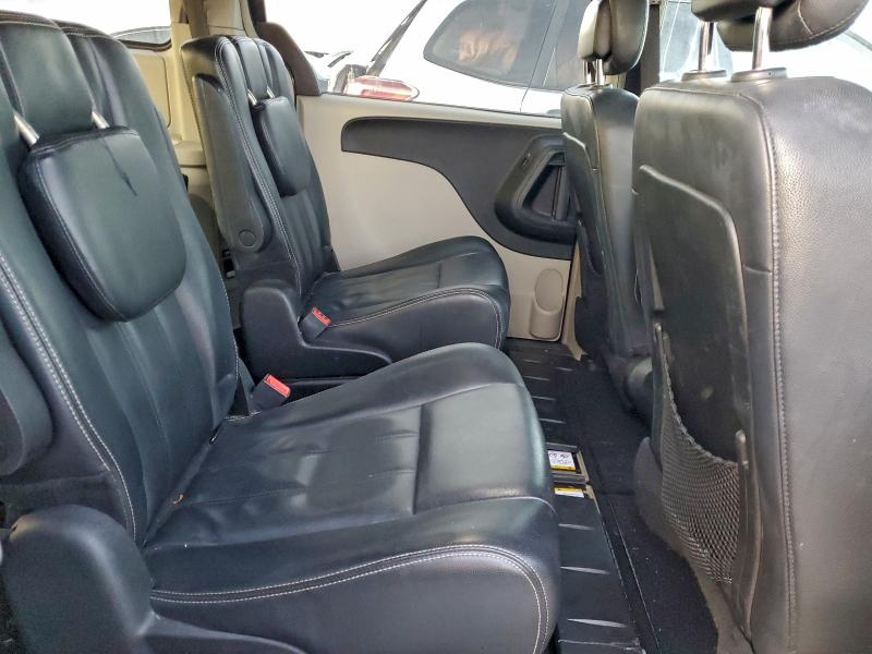 Photo 10 from auction – 2013 CHRYSLER TOWN & COU with VIN 2C4RC1BG0DR690231