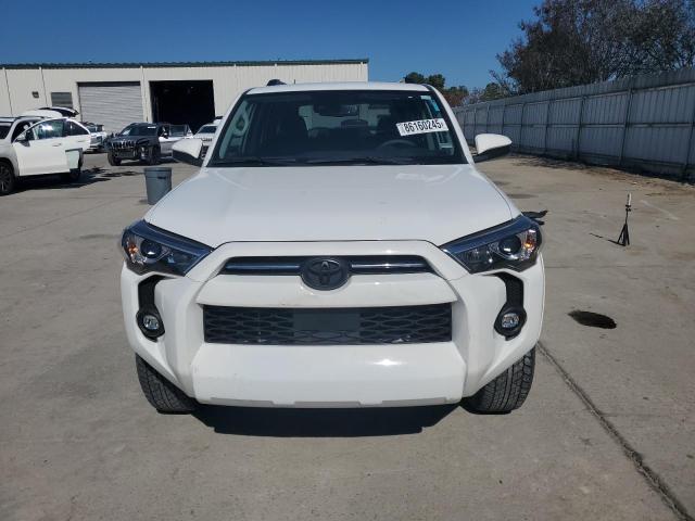 Photo 5 from auction – 2024 TOYOTA 4RUNNER SR with VIN JTEEU5JR6R5311612