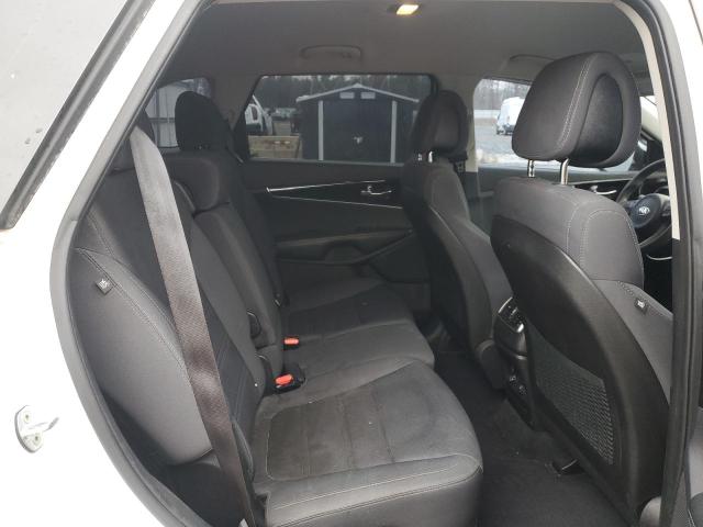 Photo 11 from auction – 2016 KIA SORENTO LX with VIN 5XYPGDA54GG043871