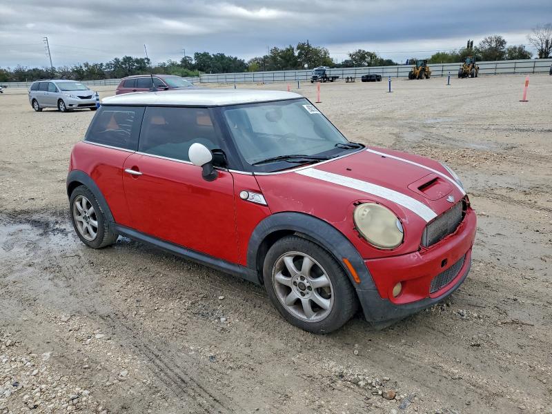 Photo 4 from auction – 2010 MINI COOPER with VIN WMWMF7C58ATZ69770