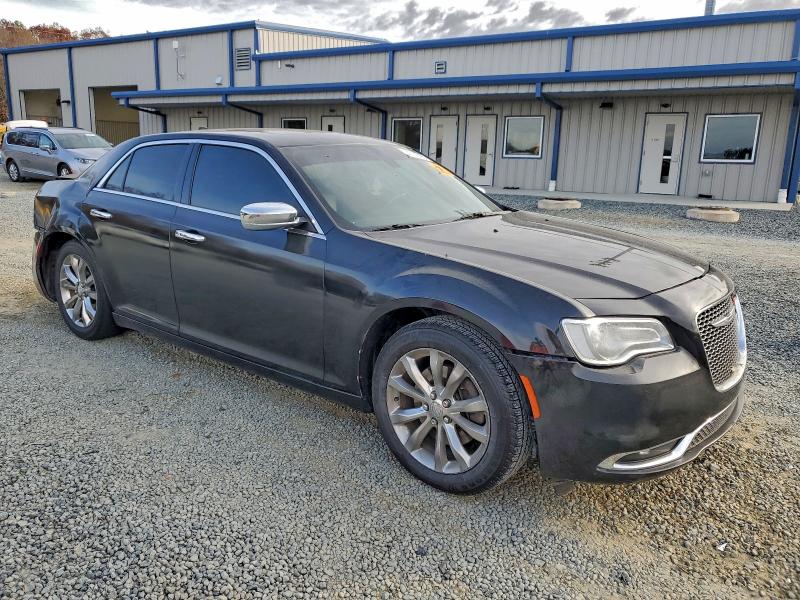 Photo 4 from auction – 2016 CHRYSLER 300C with VIN 2C3CCAKG2GH190964