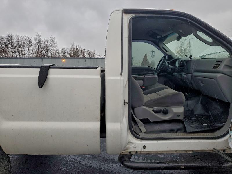 Photo 10 from auction – 2003 FORD F250 with VIN 1FTNF21F43EA42827
