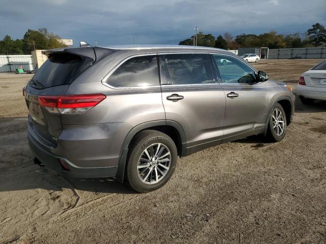 Photo 3 from auction – 2018 TOYOTA HIGHLANDER with VIN 5TDKZRFH6JS533419