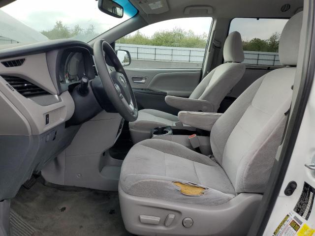 Photo 7 from auction – 2017 TOYOTA SIENNA LE with VIN 5TDKZ3DC4HS776029