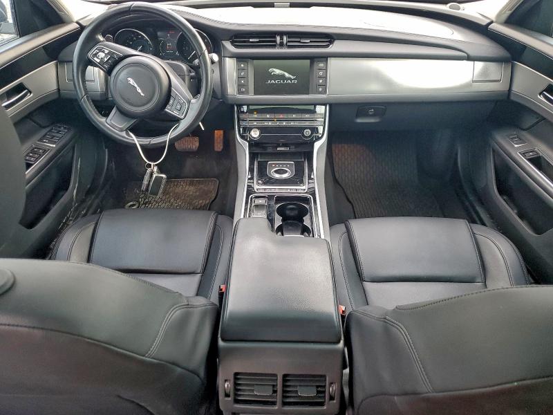 Photo 8 from auction – 2017 JAGUAR XF PREMIUM with VIN SAJBD4BN8HCY32517