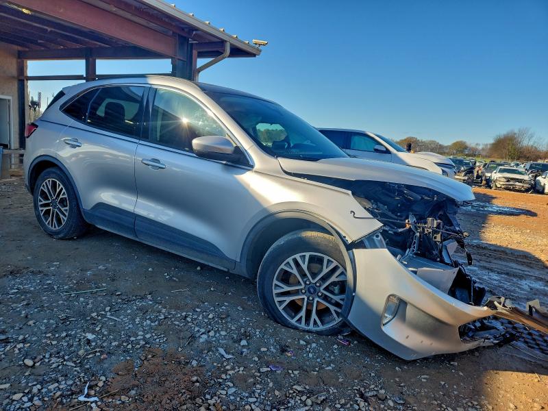 Photo 4 from auction – 2020 FORD ESCAPE SEL with VIN 1FMCU0H60LUB19489
