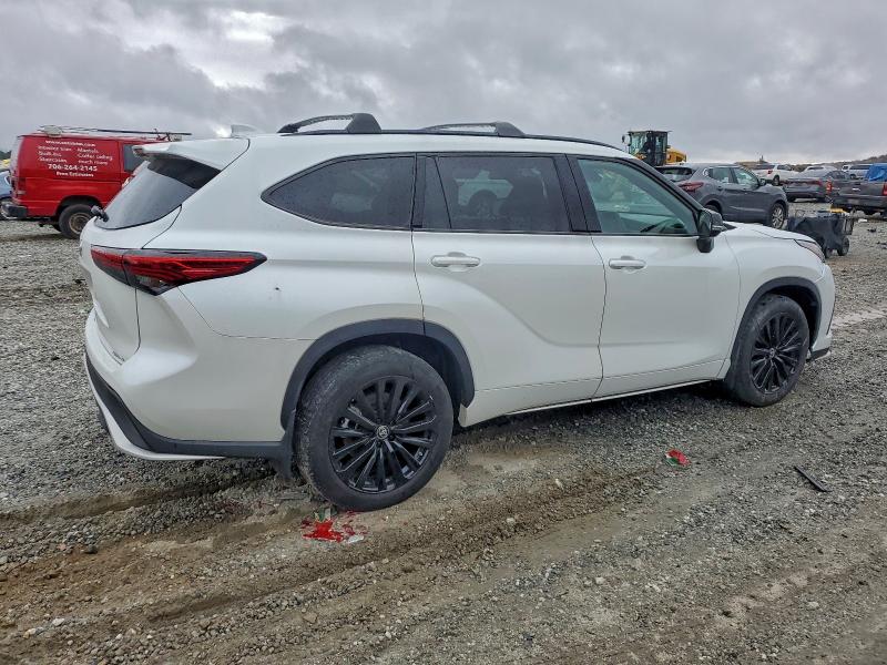 Foto 3 de la subasta – 2023 TOYOTA HIGHLANDER con VIN 5TDKDRBH1PS024383
