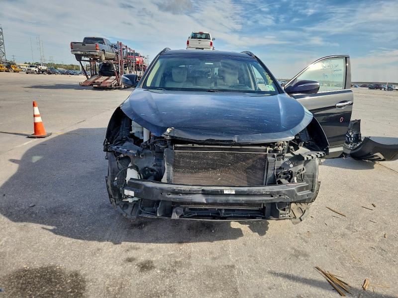 Photo 5 from auction – 2017 HYUNDAI SANTA FE S with VIN 5NMZU3LB5HH027104