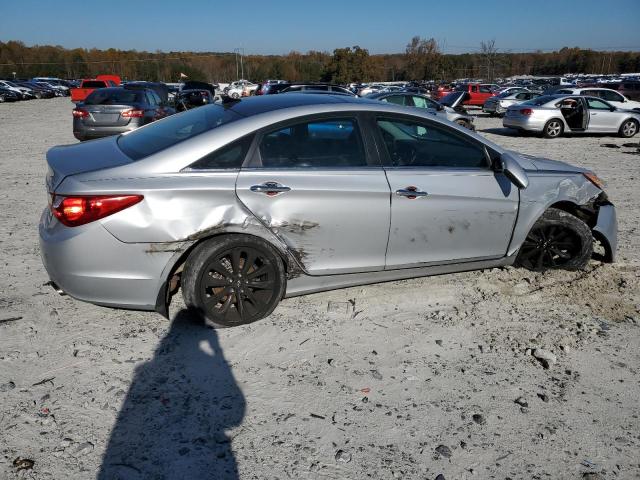 Photo 3 from auction – 2012 HYUNDAI SONATA SE with VIN 5NPEC4AB9CH325449