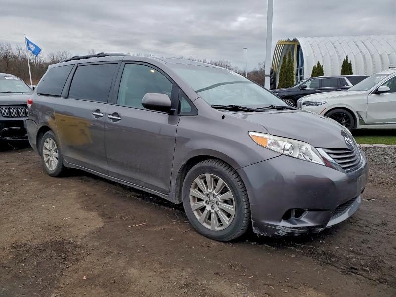 Photo 4 from auction – 2014 TOYOTA SIENNA XLE with VIN 5TDDK3DC3ES077578