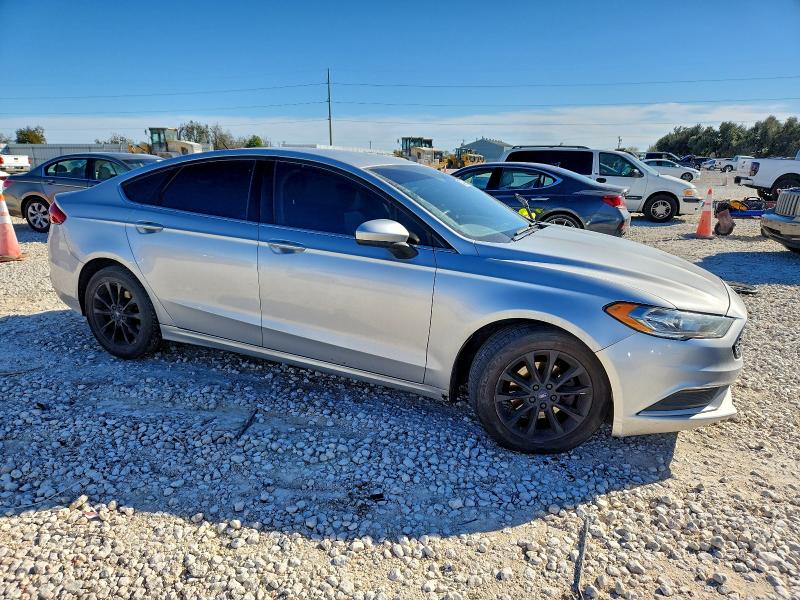 Photo 4 from auction – 2017 FORD FUSION with VIN 3FA6P0H79HR281773