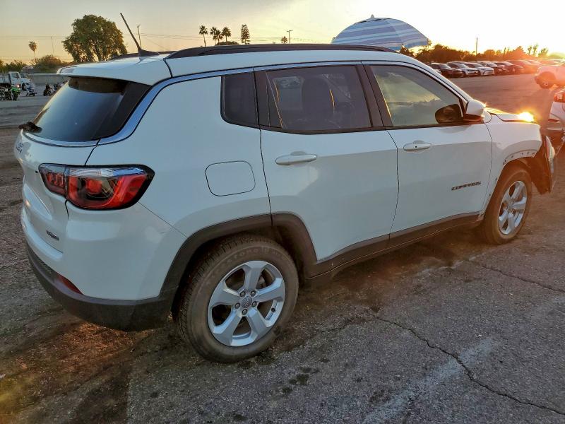 Фото 3 с аукциона – 2019 JEEP COMPASS LA с VIN 3C4NJCBB1KT699308