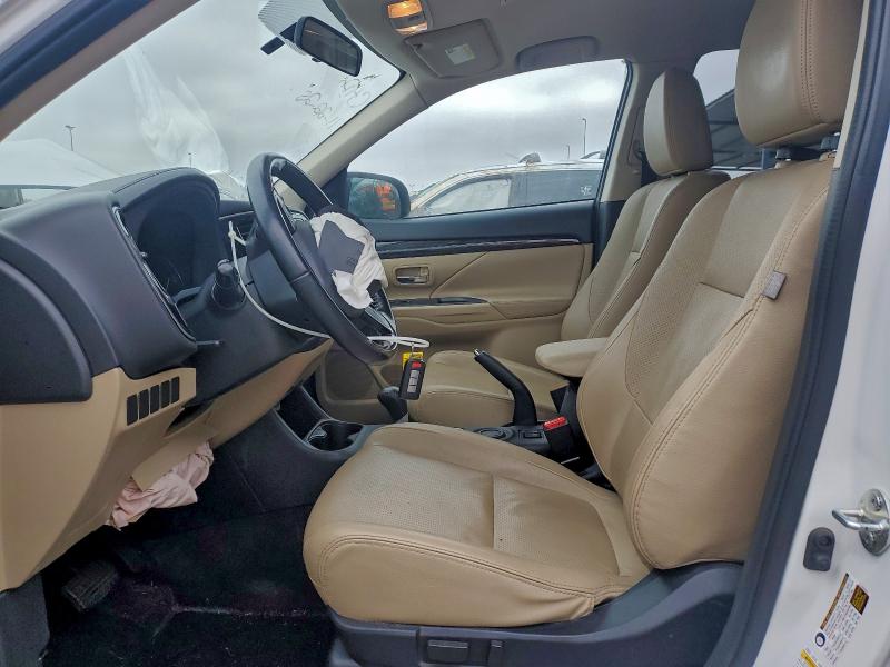 Photo 7 from auction – 2016 MITSUBISHI OUTLANDER with VIN JA4AD3A31GZ016243