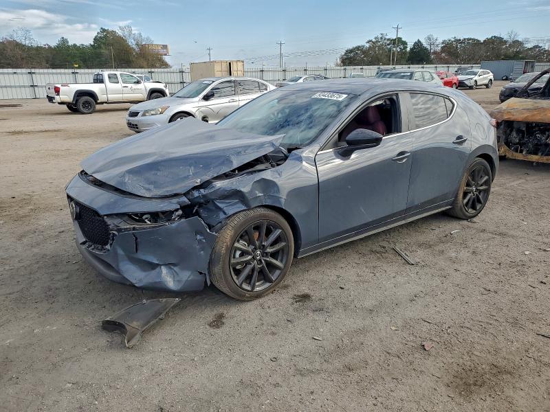 MAZDA 3 PREFERRE 2024 مع رقم تعريف المركبة JM1BPBLM6R1718562 - صورة من المزاد