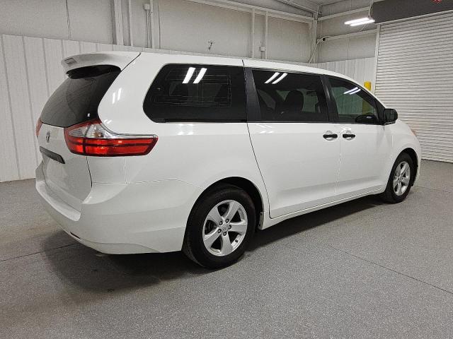 Photo 3 from auction – 2015 TOYOTA SIENNA with VIN 5TDZK3DCXFS679403