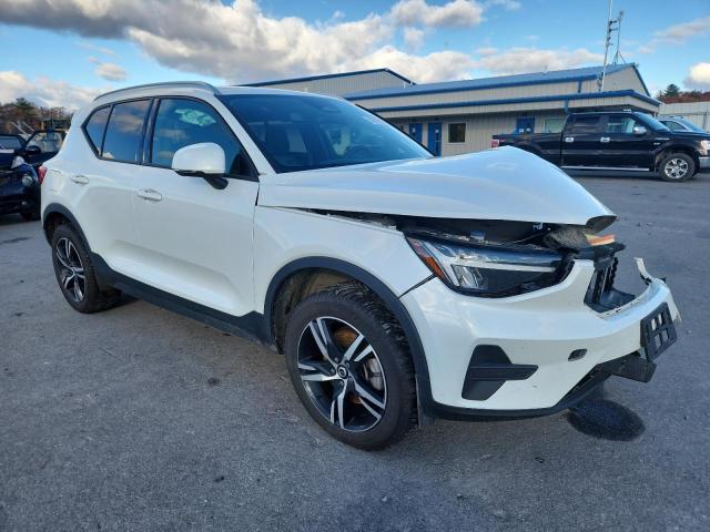 Photo 4 from auction – 2023 VOLVO XC40 CORE with VIN YV4L12UV8P2058932