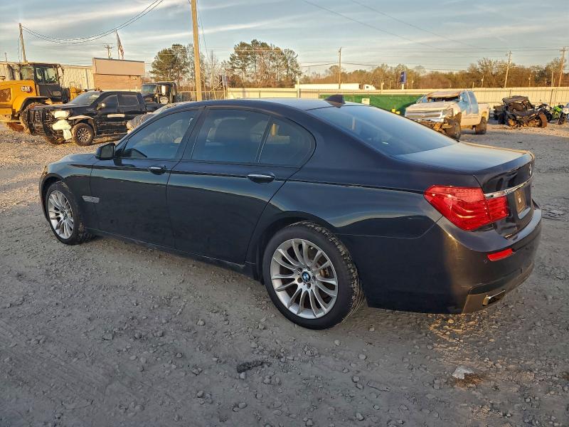 Photo 2 from auction – 2012 BMW 740 I with VIN WBAKA4C57CDS99372