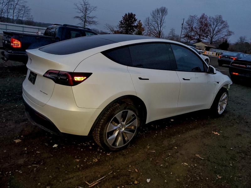 Photo 3 from auction – 2022 TESLA MODEL Y with VIN 7SAYGDEE7NF308675