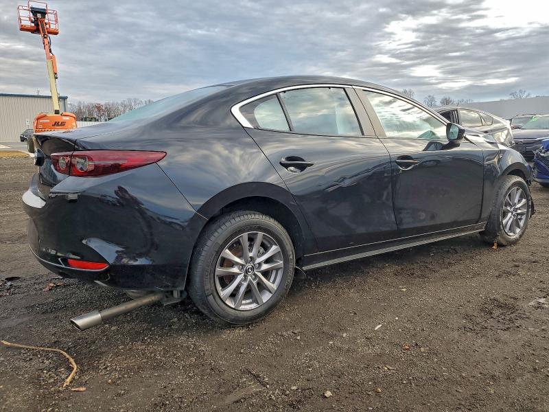 Photo 3 from auction – 2021 MAZDA 3 with VIN JM1BPAA7XM1313062