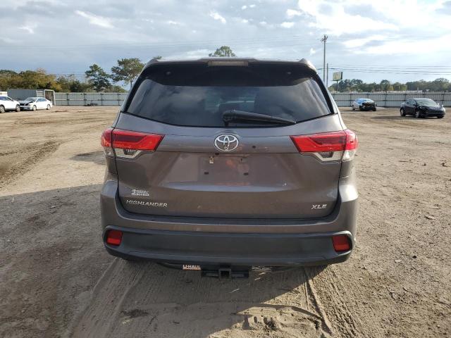 صورة رقم 6 من المزاد - 2018 TOYOTA HIGHLANDER مع VIN 5TDKZRFH6JS533419
