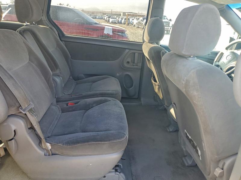 Photo 10 from auction – 2004 TOYOTA SIENNA with VIN 5TDZA23C84S173581
