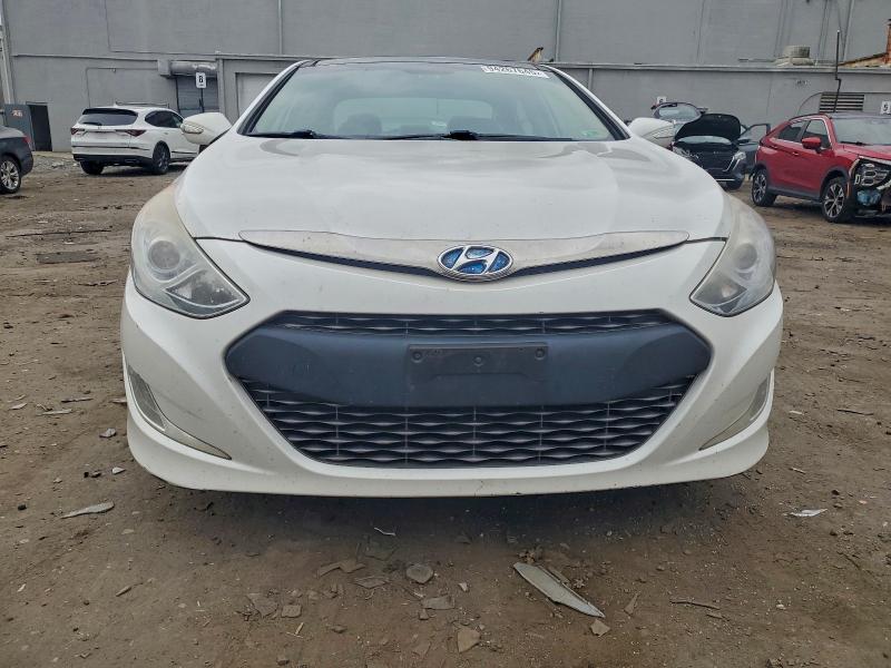 Photo 5 from auction – 2012 HYUNDAI SONATA HYB with VIN KMHEC4A47CA039801