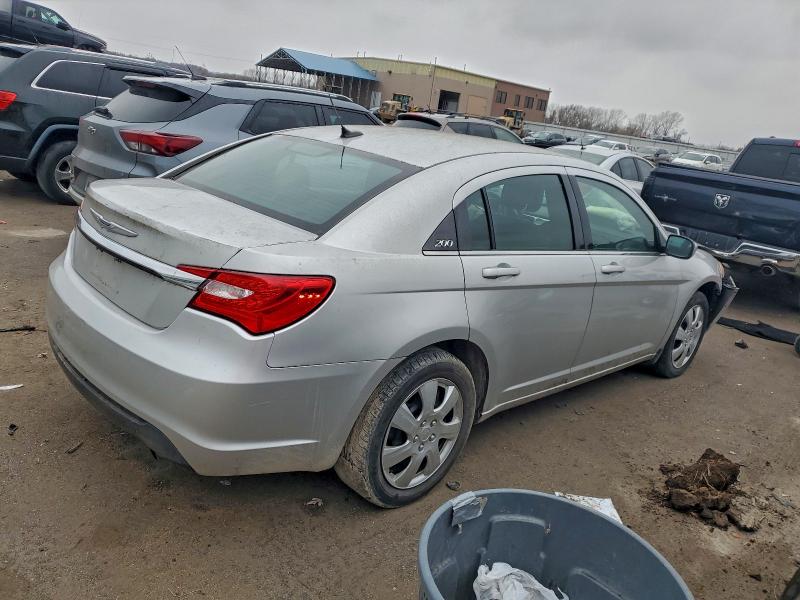 Photo 3 from auction – 2011 CHRYSLER 200 LX with VIN 1C3BC4FBXBN533080
