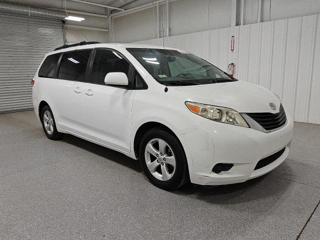 Photo 4 from auction – 2014 TOYOTA SIENNA LE with VIN 5TDKK3DC4ES479892