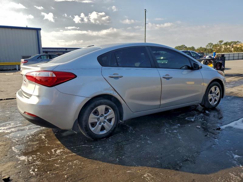 Photo 3 from auction – 2016 KIA FORTE LX with VIN KNAFK4A60G5594985