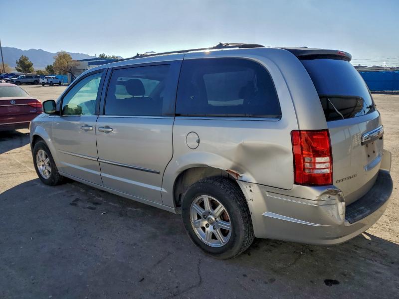 Photo 2 from auction – 2009 CHRYSLER TOWN & COU with VIN 2A8HR54109R673567