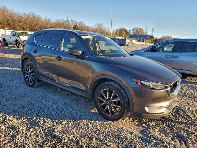 Photo 4 from auction – 2018 MAZDA CX-5 TOURI with VIN JM3KFACM2J1442390
