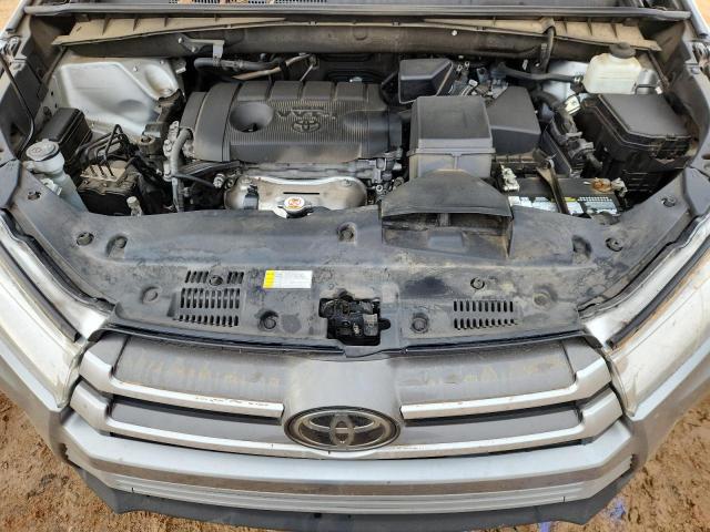 Photo 12 from auction – 2019 TOYOTA HIGHLANDER with VIN 5TDZARFH4KS058909