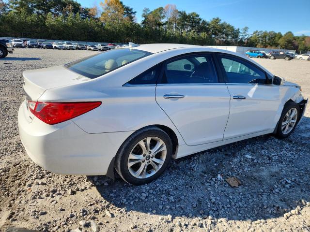 Photo 3 from auction – 2013 HYUNDAI SONATA SE with VIN 5NPEC4AC1DH666869