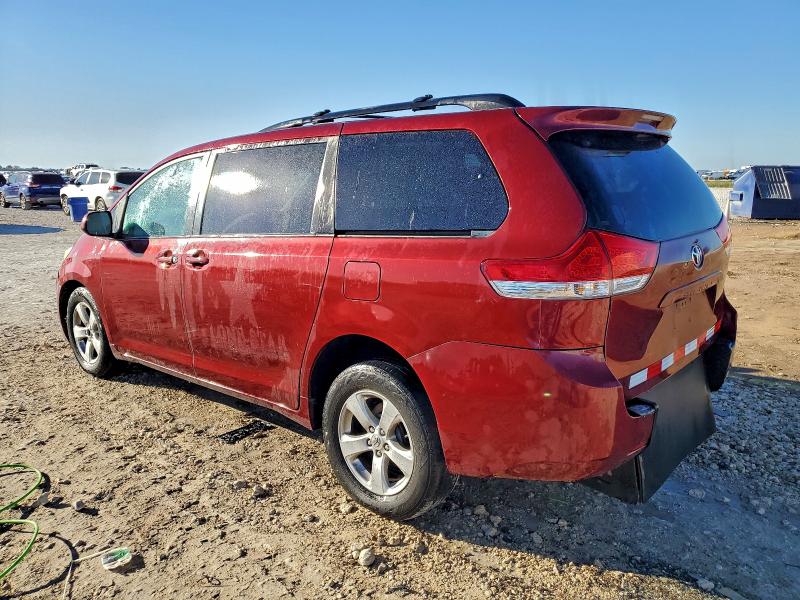 Photo 2 from auction – 2013 TOYOTA SIENNA LE with VIN 5TDKK3DC4DS285457