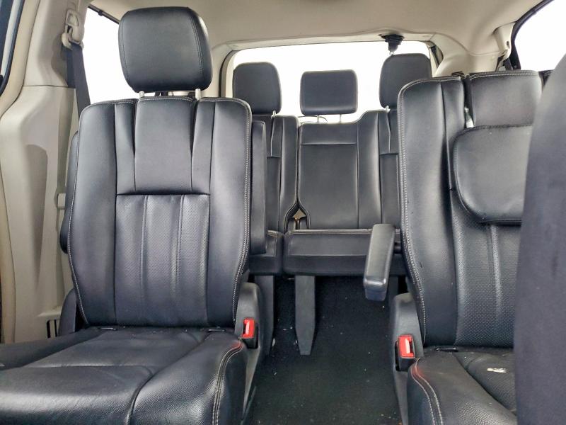 Photo 10 from auction – 2015 CHRYSLER TOWN & COU with VIN 2C4RC1CG7FR503973