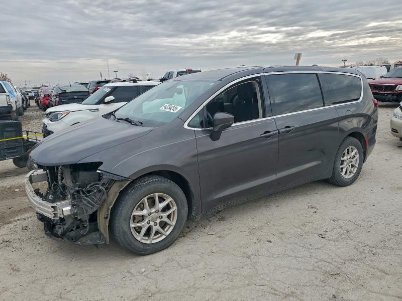 CHRYSLER PACIFICA T 2017 with VIN 2C4RC1DG8HR506947 - Photo from auction