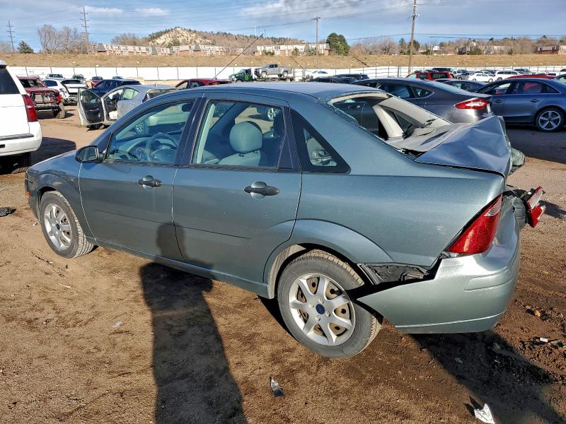 Photo 2 from auction – 2005 FORD FOCUS ZX4 with VIN 1FAFP34N15W310293