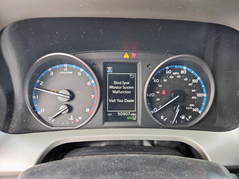 Photo 9 from auction – 2018 TOYOTA RAV4 ADVEN with VIN 2T3WFREV7JW411121