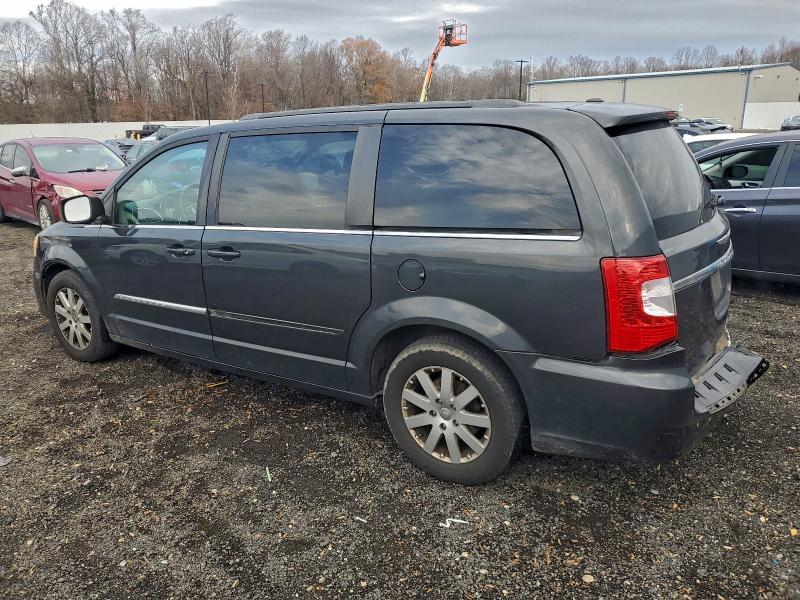 Photo 2 from auction – 2011 CHRYSLER TOWN & COU with VIN 2A4RR8DG9BR713789