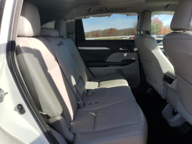 Photo 11 from auction – 2016 TOYOTA HIGHLANDER with VIN 5TDJKRFH5GS352420